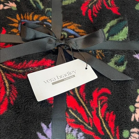 NWT Vera Bradley Essential Throw in Venetian Paisley Pattern - Picture 6 of 12